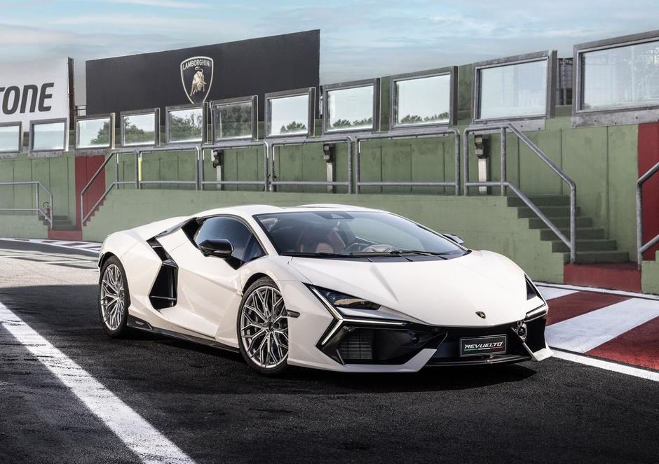 Lamborghini revuelto | Avtor: Lamborghini