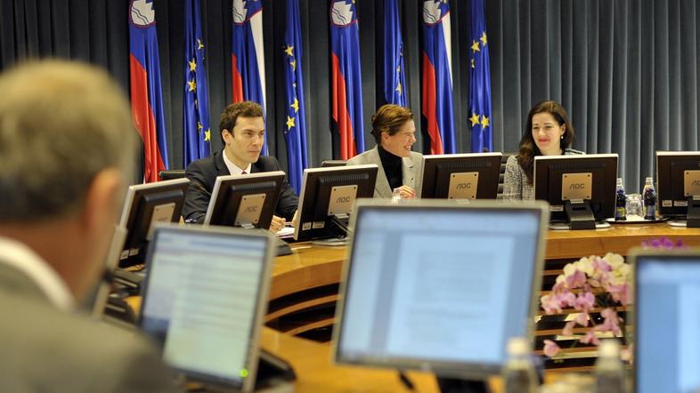 slovenija 30.09.13, seja, vlada, Redna seja vlade, na kateri so obravnavali pred