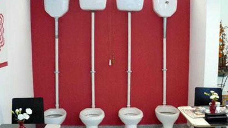 Kakšne občutke pa vam vzbujajo stranišča?