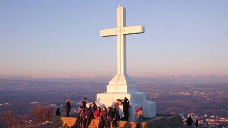 Vatikan je naznanil ustanovitev komisije, ki bo preiskala trditve o domnevnem dn
