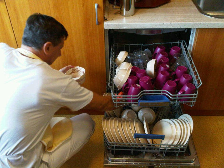 Borut Pahor v domu za ostarele | Avtor: Reševalni pas/Twitter