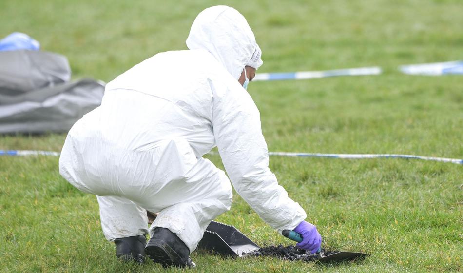 Grozljivo odkritje: V kovčkih našli trupli deklic