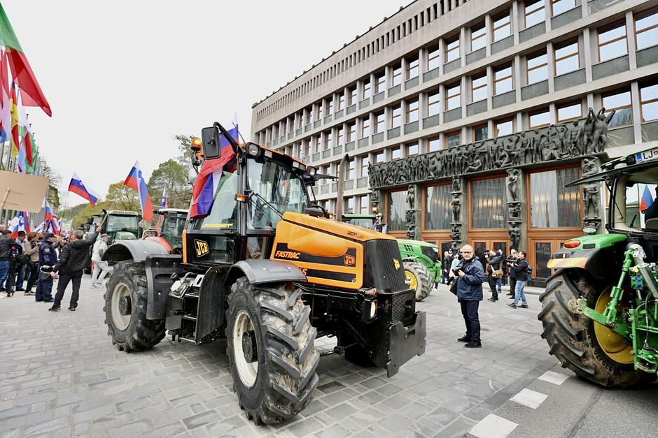 protestni shod kmetov v središču prestolnice | Avtor: Saša Despot