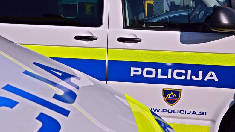 Policija in nova vozila znak 113