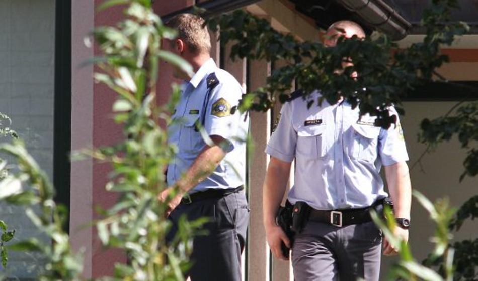 Preiskave v domovih številnih otrok na Primorskem: Zasegli so jim nevarne in prepovedane snovi