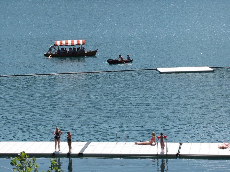 Bled jezero pletnja | Avtor: Iztok Golob