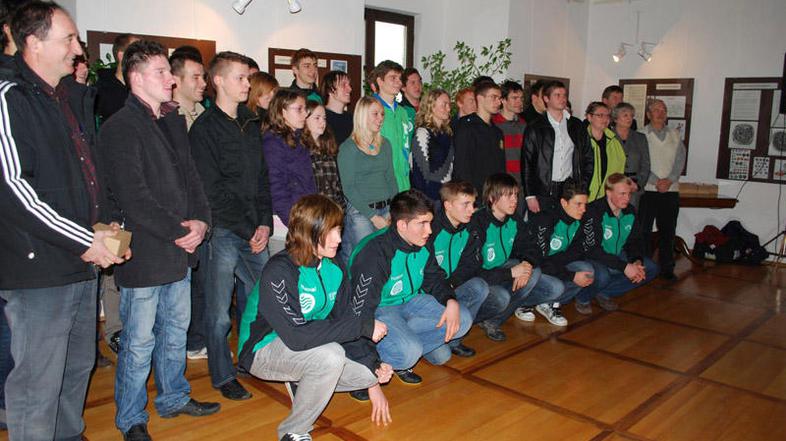 Na petkovem sprejemu športnikov Občine Krško ni manjkalo mladih upov. Priznanja 