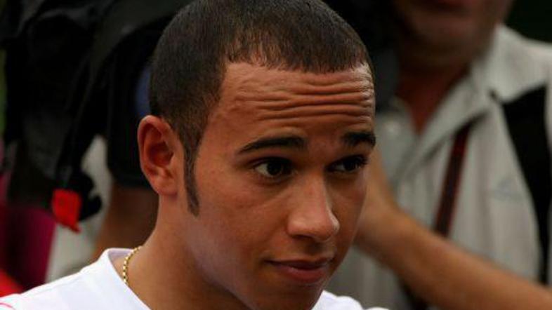 Lewis Hamilton je bil v Barceloni tarča rasističnih skrajnežev.