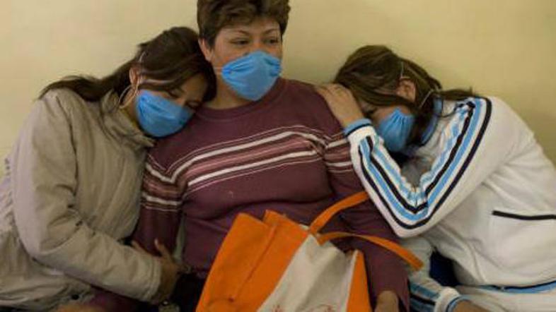 Mehiške oblasti so zaprle šole na kriznih območjih, začeli pa so z množičnim cep