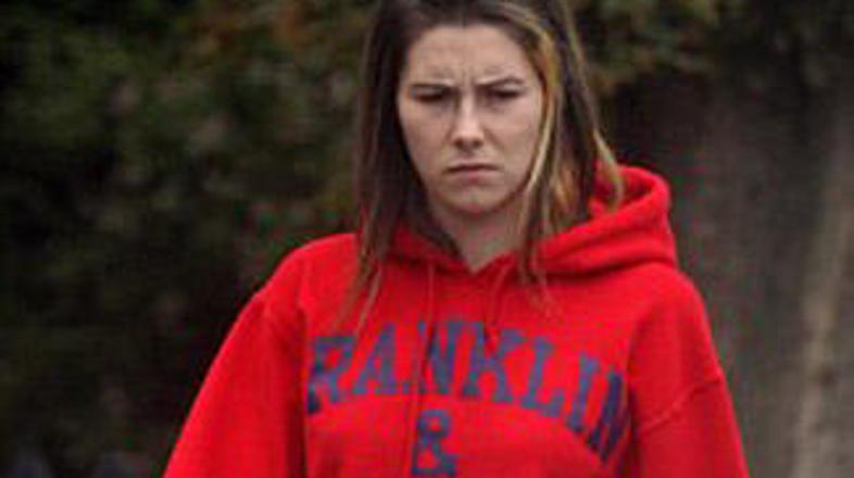 Sarah bo zaradi laži pristala za zapahi.