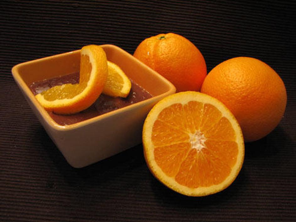 Okus bo prvovrsten, podoben temni čokoladi s koščki pomaranče.