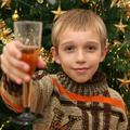 Otrok nazdravlja novemu letu