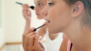 deklica deklici najstnici ličenje ličila