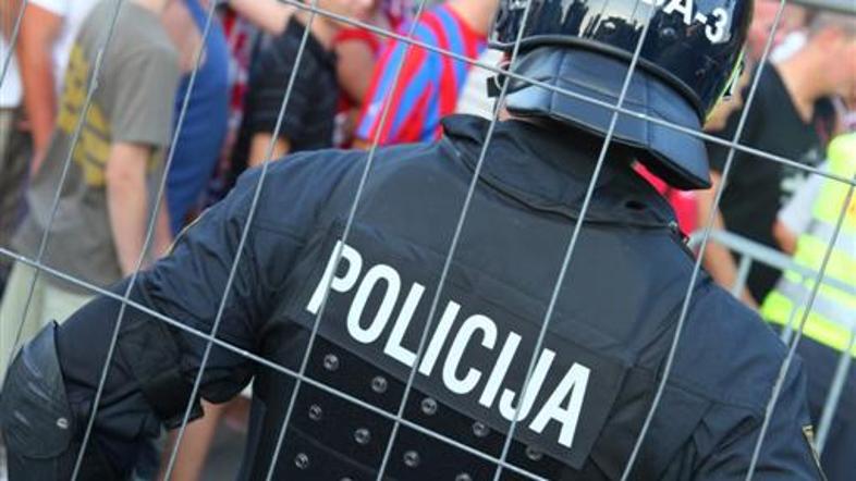 Enota deluje na sklic. Policisti, ki sicer opravljajo naloge na postajah, so pos