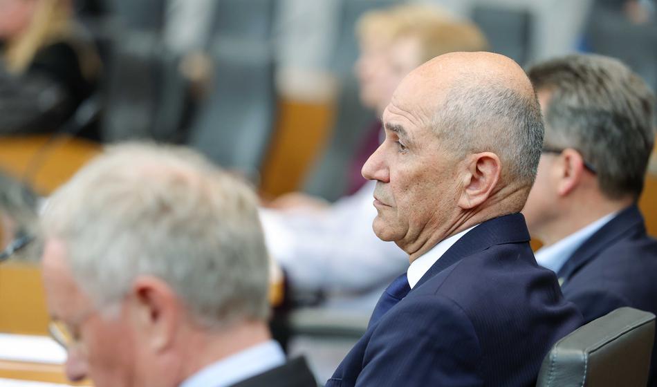 Dan D: Kmalu bo znano, ali je Janšev manever uspel