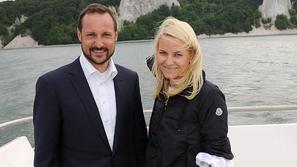 Princ Haakon s svojo ženo Mette-Marit (na sliki) zelo rad pluje po morju. Tokrat