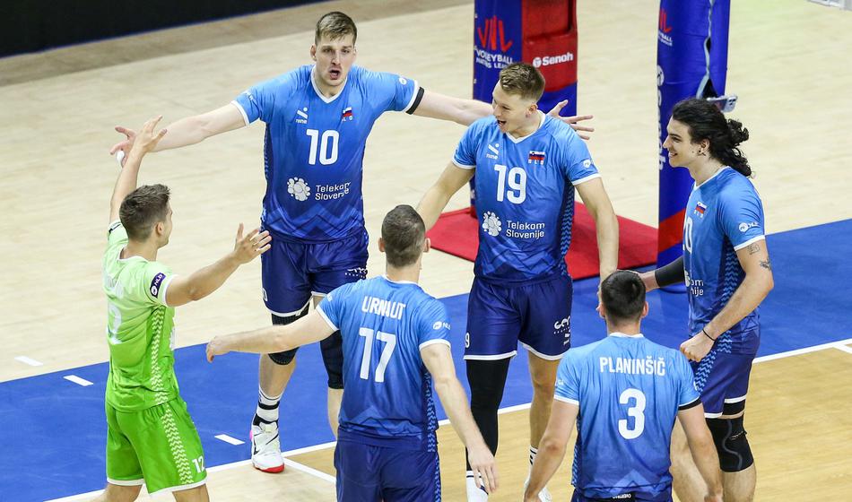 Slovenski odbojkarji z osmo zmago utrdili položaj pri vrhu