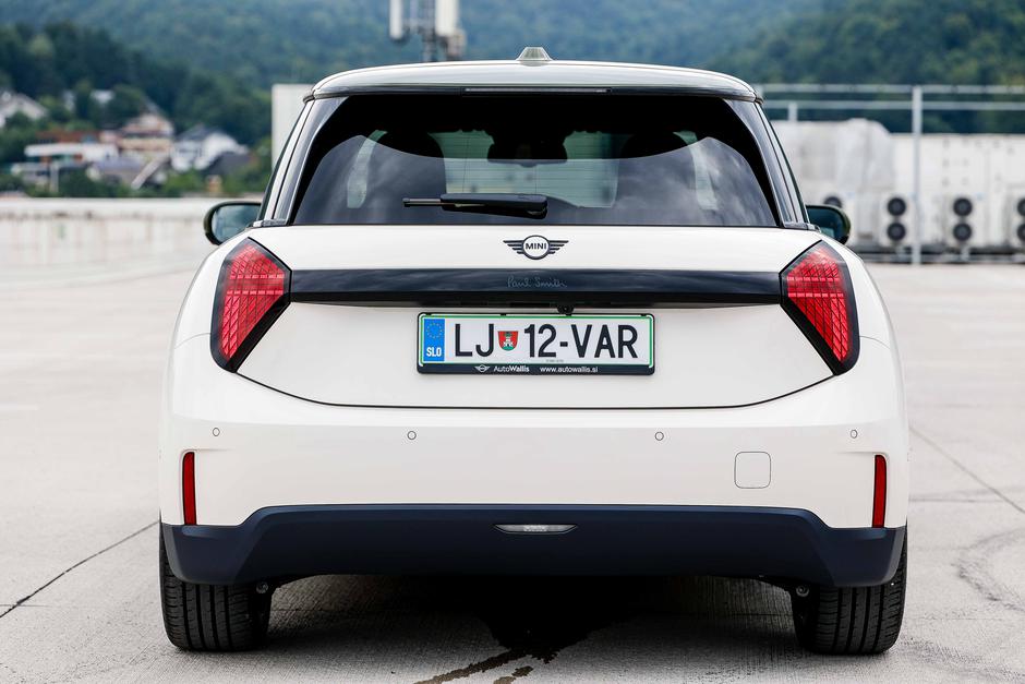 Mini E Edition | Avtor: Saša Despot