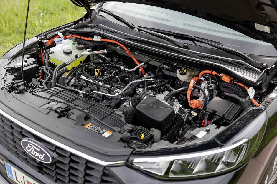 Ford Kuga PHEV | Avtor: Saša Despot