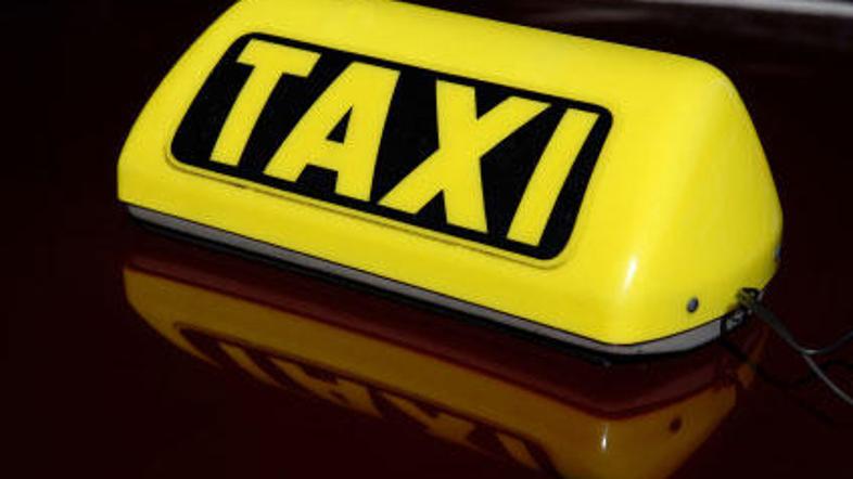 Prepoved hupanja ni razveselila taksistov.