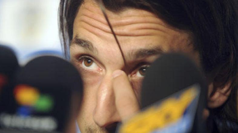 Zlatan Ibrahimović še ne odhaja iz Milana.