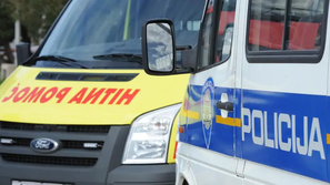 Hrvaški rešilec in policijski avto