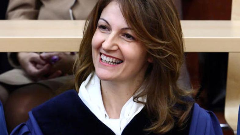 Aleksandra Brezovec, dekanja Turistice, obtožuje preteklo vodstvo fakultete.