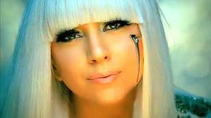 Mladi vojak je CD-je z do tedaj skrbno varovanimi podatki ameriške politike ozna