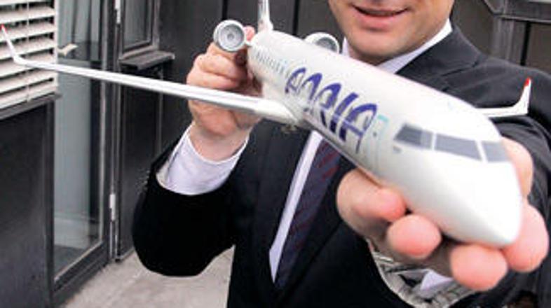 Aprilske plače bodo že znižane za deset odstotkov, je povedal predsednik uprave 