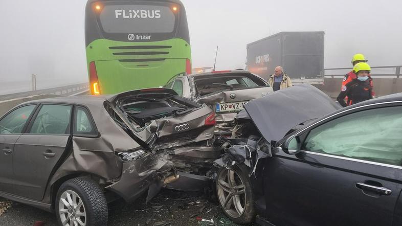 Verižno trčenje na primorski avtocesti