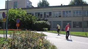 Iz sobe sedem v drugem nadstropju novomeške bolnišnice je skočil Andrej Bukovec.