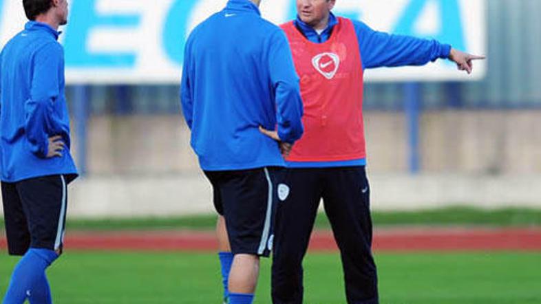 "So osma ekipa sveta in seveda favoriti," o češki reprezentanci pravi Matjaž Kek