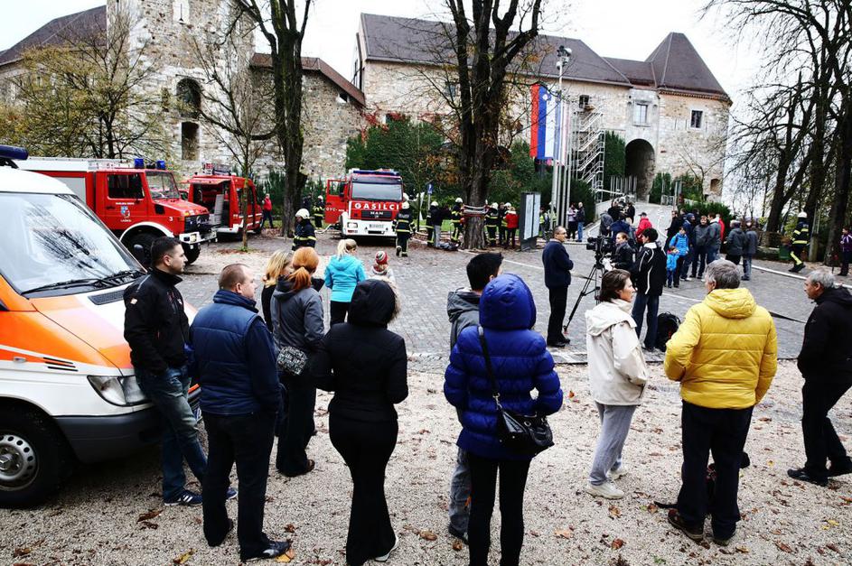 vaja reševanje gasilci evakuacija Ljubljanski grad napad