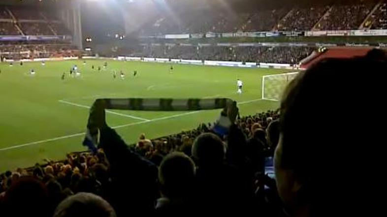 Navijači Leeds Uniteda Nottingham Forest Gary Speed navijanje šal