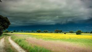 vreme oblaki nevihta naliv