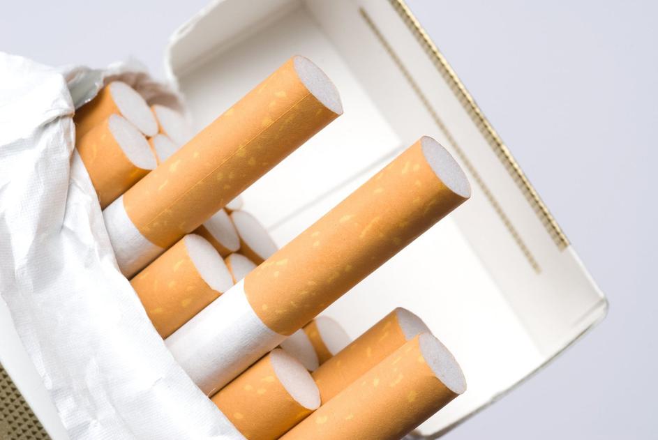 Cigarete kajenje kadilec