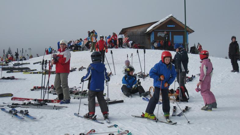 V 85 obratovalnih dneh so na Kobli našteli le 18 tisoč smučarjev. (Foto: Renata 