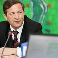 Karel Erjavec se pred komisijo ni pojavil.