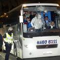 Takole so švedski huligani razbili avtobus z nogometaši Levskega. (Foto: EPA)