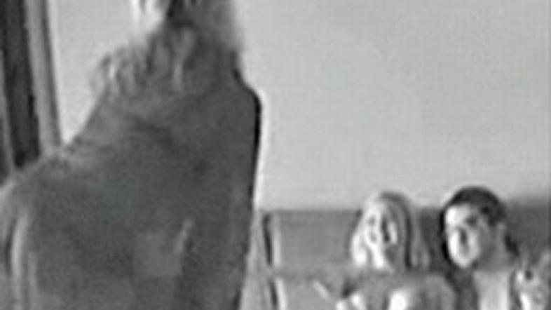 Kot iz vohunskega romana: tuji diplomat ujet v neprimernem položaju.