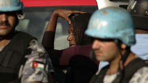 V nemirih na Haitiju je umrlo najmanj pet ljudi, med njimi vojak ZN.