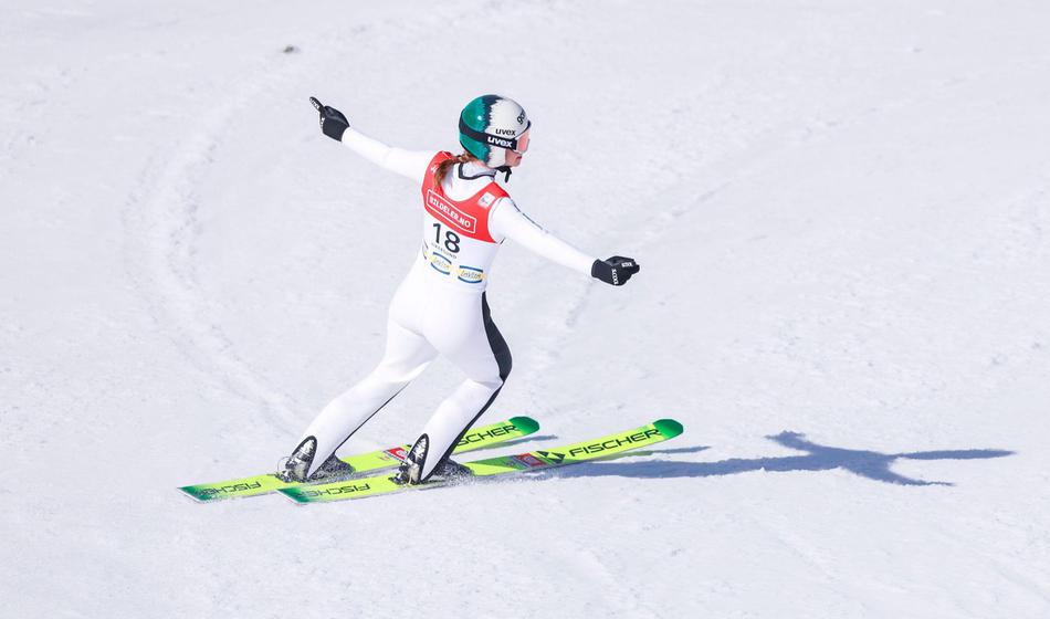 Dekleta že letijo, najdaljši polet kvalifikacij Niki Vodan!