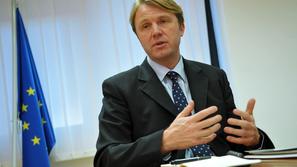 Minister Gregor Golobič po mnenju Izuma ni izpolnil obljube. Če ne bo sprememb, 