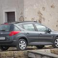 Pri Peugeotu v letu 2008 ciljajo na 400 prodanih podaljšanih različic modela 207
