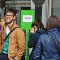 Slovenija 01.10.2013 studenti pred LPP prodajnim mestov na Bavarskem Dvoru v Lju