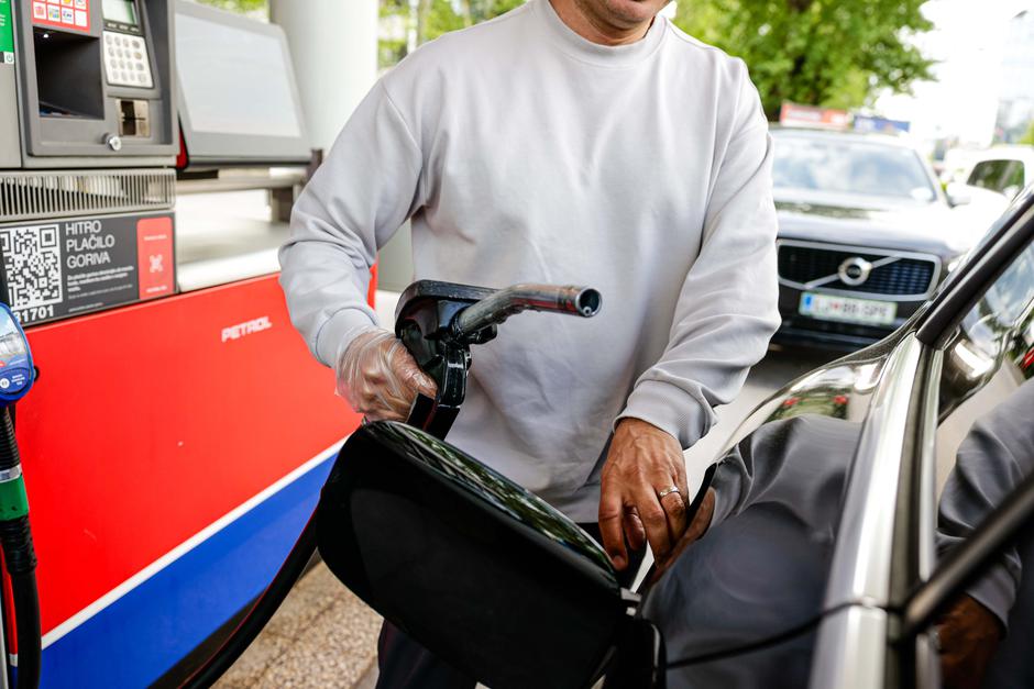 bencinska črpalka, gorivo | Avtor: Saša Despot