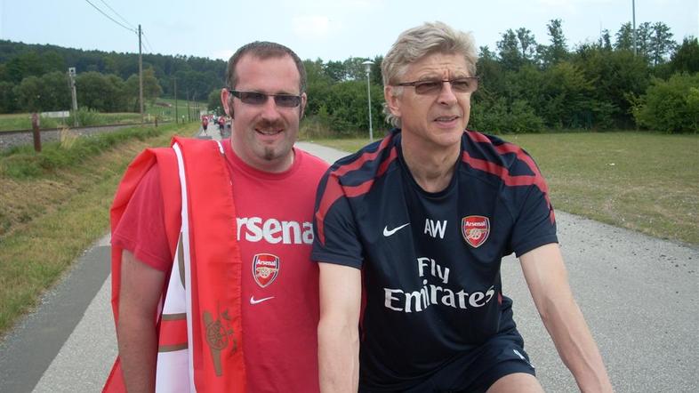 Arsene Wenger (desno) še vedno verjame, da z Arsenalom lahko osvoji naslov držav