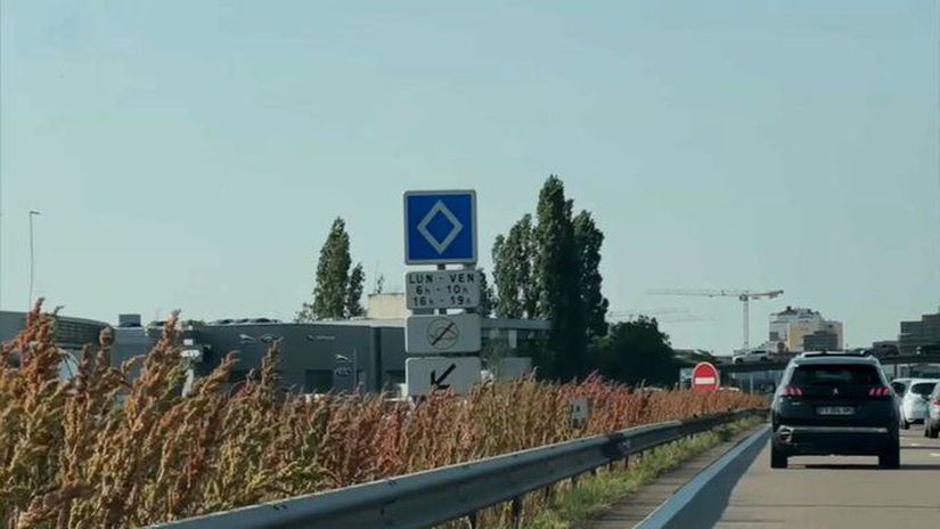 prometni znak Francija | Avtor: Twitter