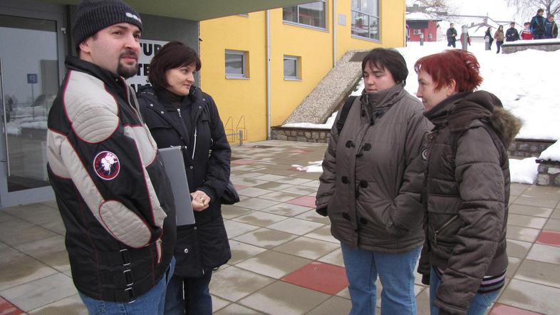 Mladi Belokranjci menijo, da se pri iskanju zaposlitve vrtijo v začaranem krogu.