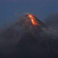 Vulkan Majon tamkajšnjim prebivalcem grozi že dva tedna. (Foto: Reuters)